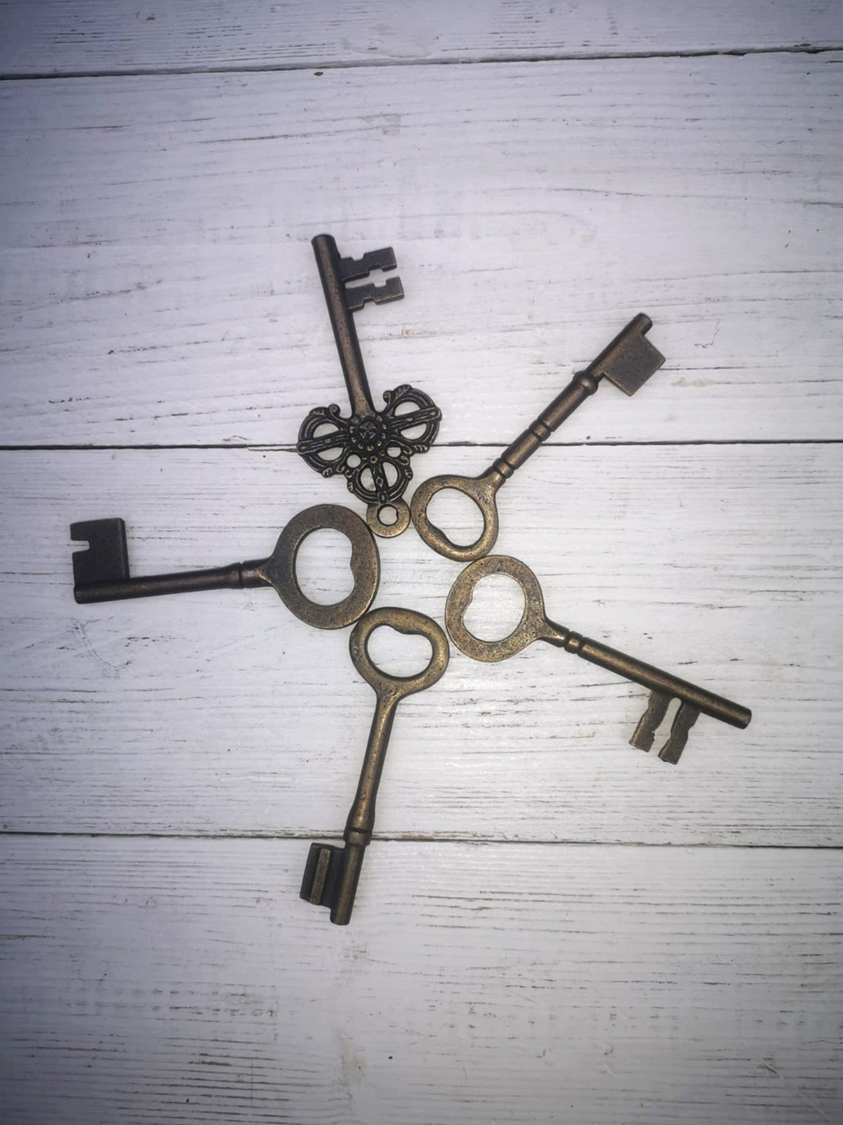 Decorative French cast antique iron Brass coating plated vintage keys set of 5 large: 10cm/4''