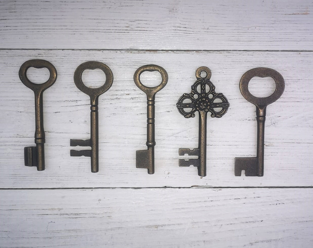 Decorative French cast antique iron Brass coating plated vintage keys set of 5 large: 10cm/4''