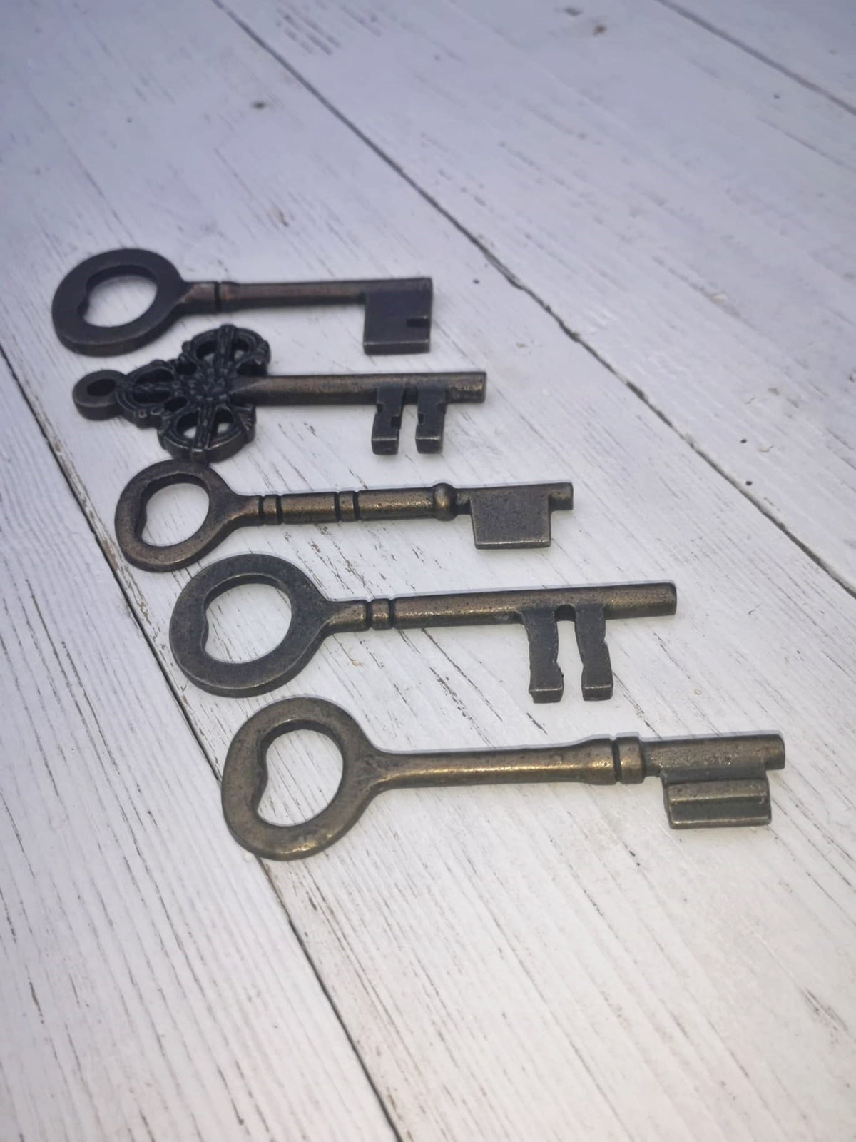 Decorative French cast antique iron Brass coating plated vintage keys set of 5 large: 10cm/4''