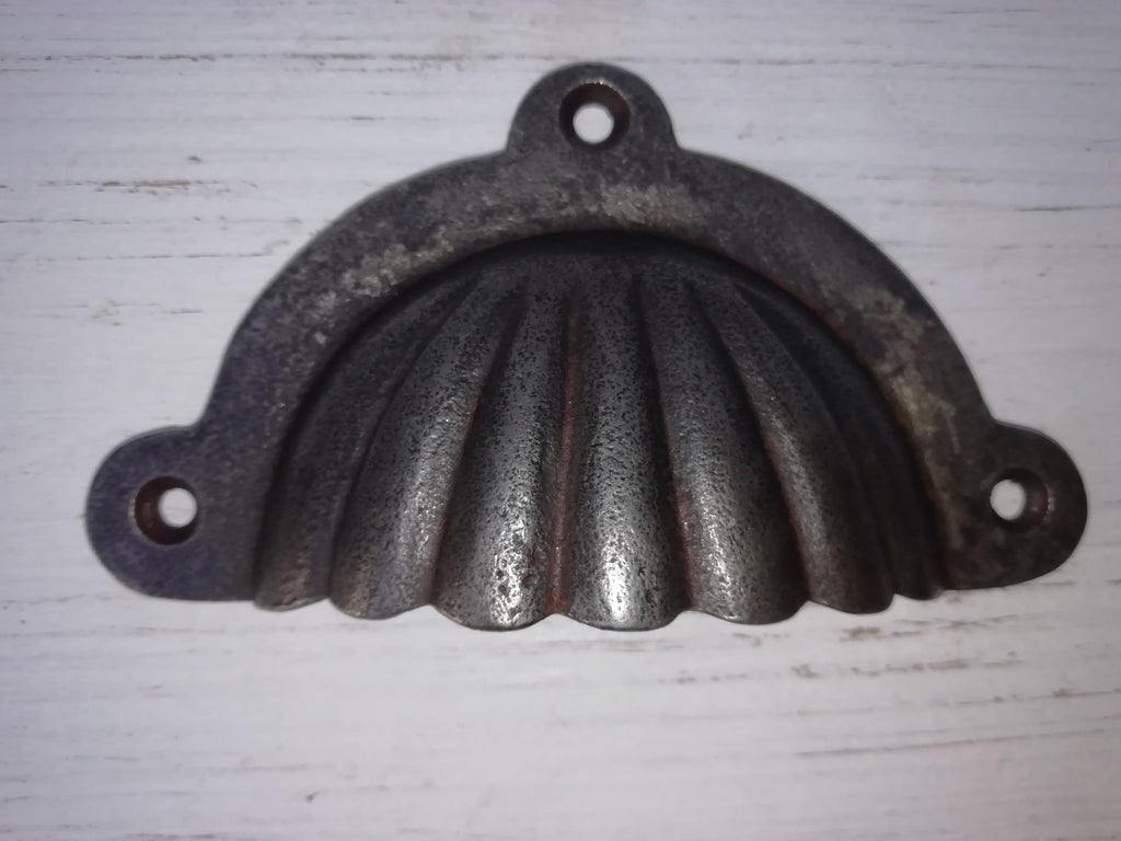 Round Cup Handle SHELL Design Lugs Cup Drawer Cupboard Cabinet Handle door Bow handle brown/black Cast antique Iron, Puller Handle lipped
