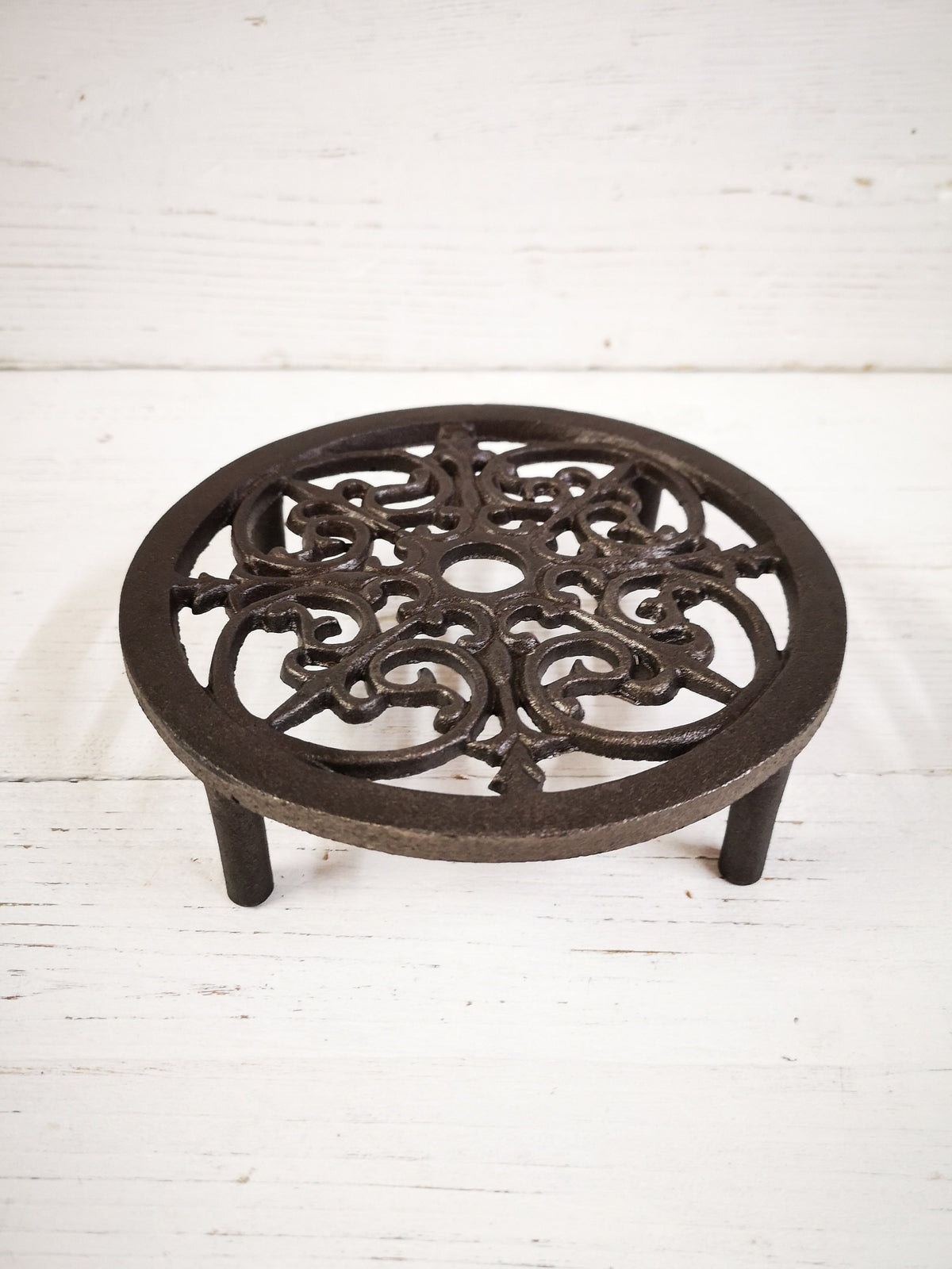 Round Malleable Cast Iron air Brick Trivet Stand Vent beautiful VICTORIAN Swirl style Pattern, heat resistant hot pot stand